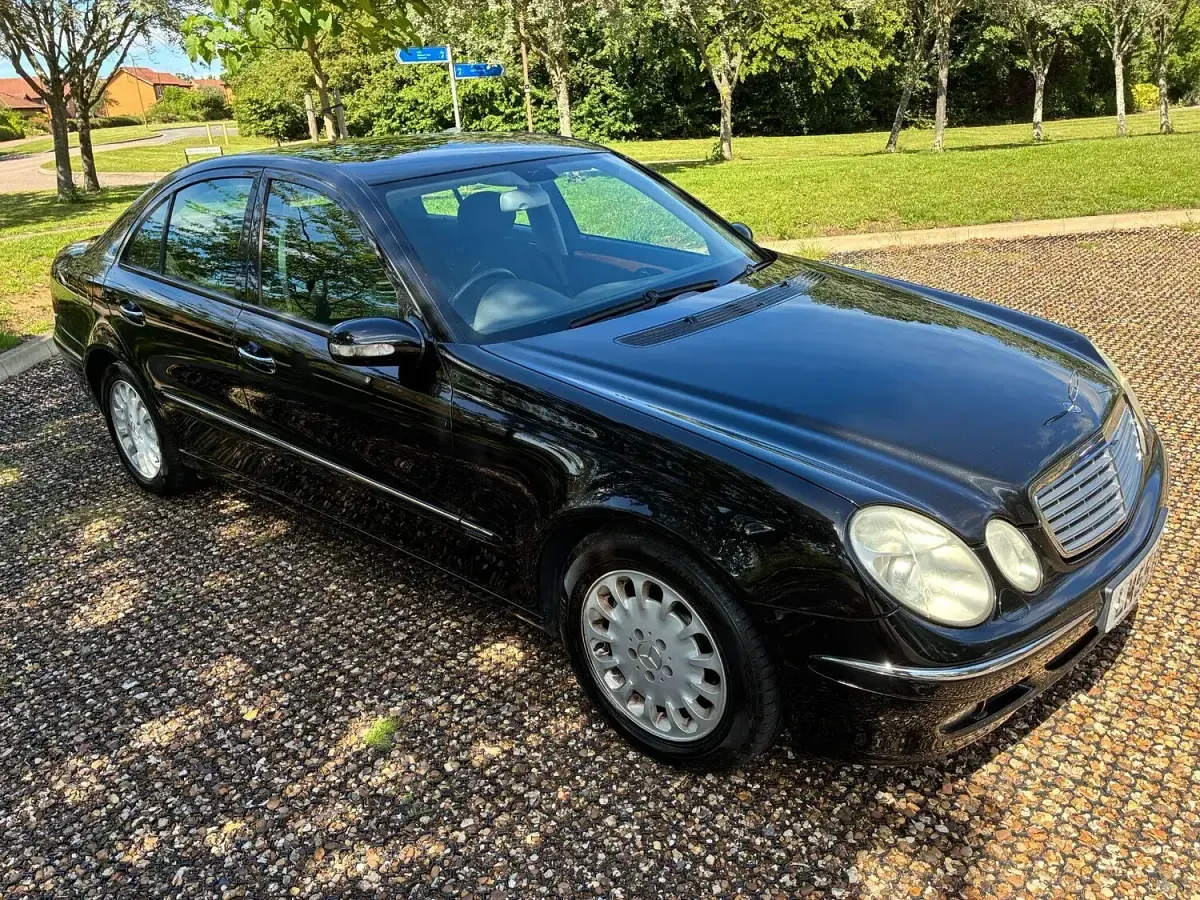 Used Mercedes E280 Elegance 2005 Black Sedan