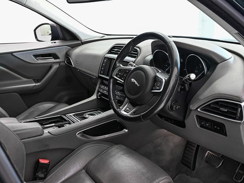 Used Jaguar F-Pace R-Sport 240 HP (176 kW) 2017 Green SUV