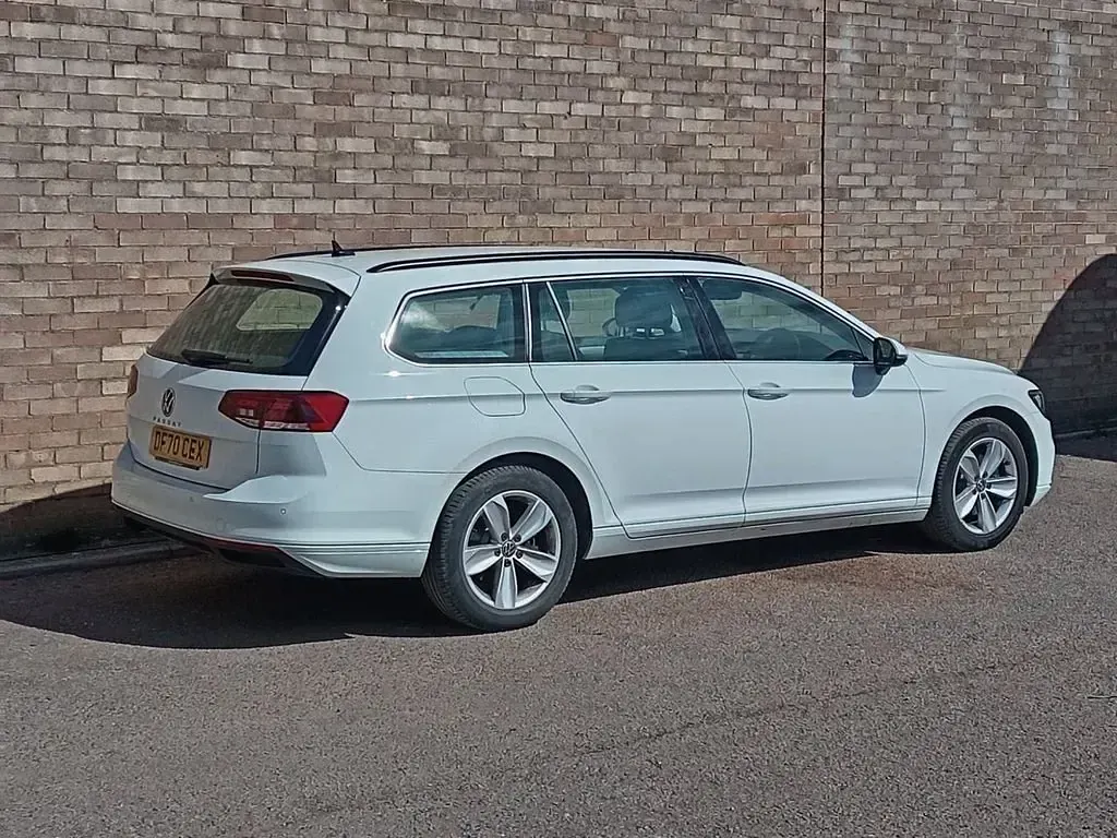 Usado VW Passat SE 150 HP (110 kW) 2021 Branco Carrinha