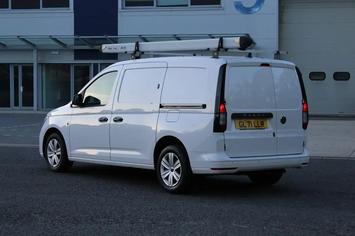 Used VW Caddy S 122 HP (89 kW) 2022 White MPV