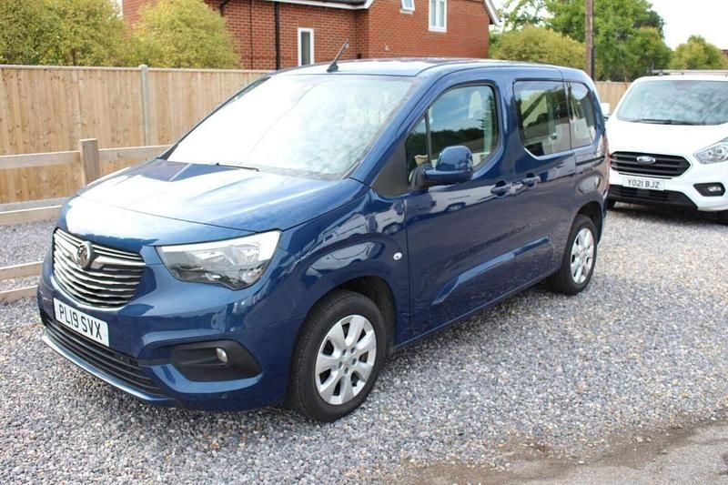 Used Vauxhall Combo S 110 HP (80 kW) 2019 Blue MPV