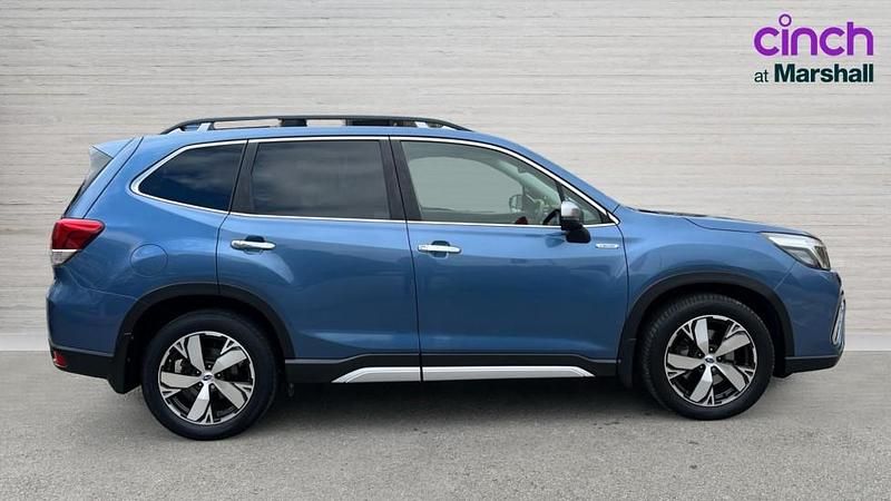 Used Subaru Forester Premium 150 HP (110 kW) 2021 Blue SUV