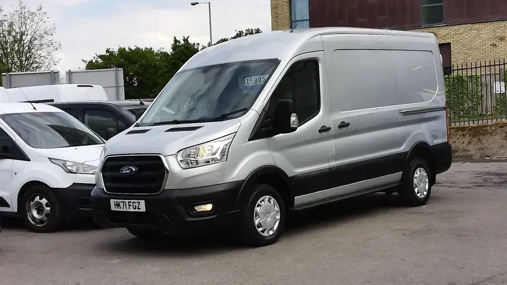 Usado Ford Transit Trend 130 HP (95 kW) 2021 Prateado Van