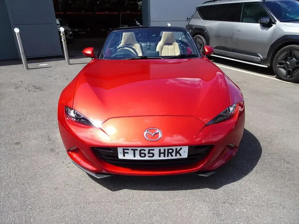 Used Mazda MX5 Inclusive 160 HP (117 kW) 2016 Red Cabriolet