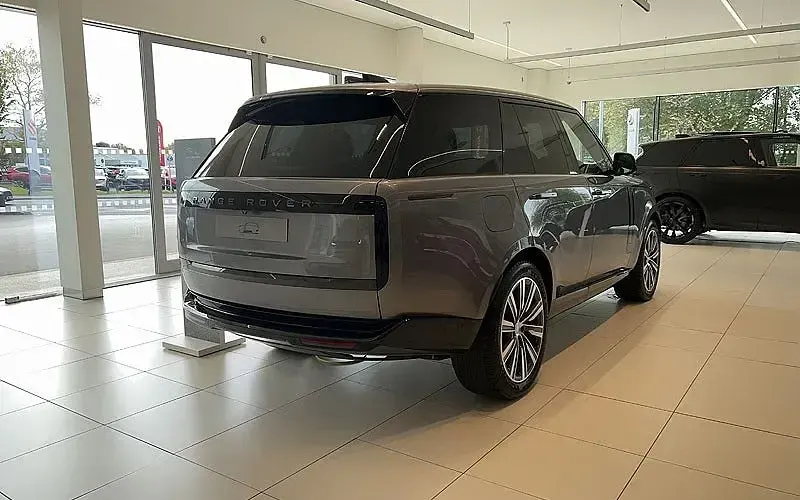Nouă Land Rover Range Rover HSE 460 CP (338 kW) 2026 SUV