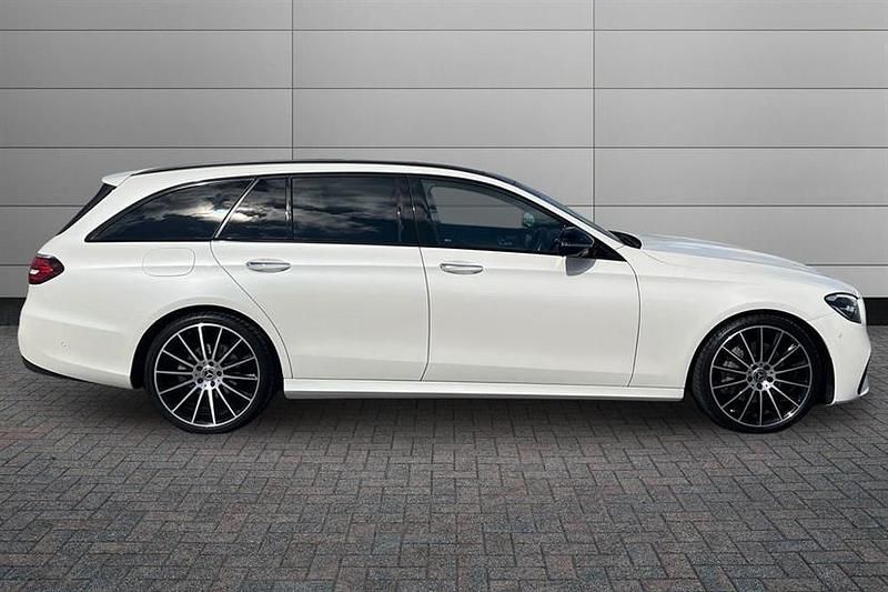 Used Mercedes E200 AMG line 200 HP (147 kW) 2023 Diamond white Estate