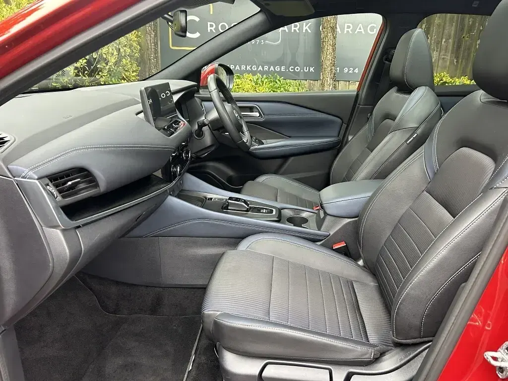 Used Nissan Qashqai Tekna 190 HP (139 kW) 2023 Red SUV