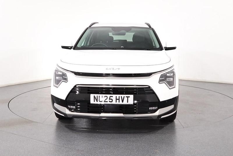 Used Kia Niro 2025 White SUV