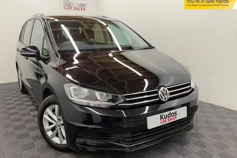 Used VW Touran R 116 HP (85 kW) 2019 Black MPV