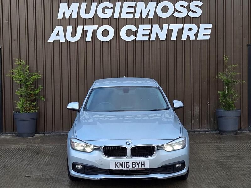Begagnad BMW 318 Impressive 2016 Silver Sedan