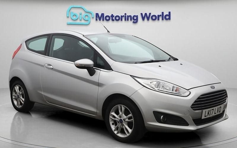 Used 2017 Ford Fiesta Zetec Hatchback | £5,500 (Good price) - Image 1/4