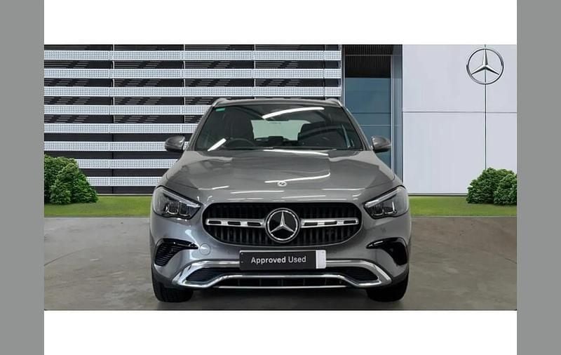 Used Mercedes GLA200 Executive 163 HP (119 kW) 2025 Grey SUV