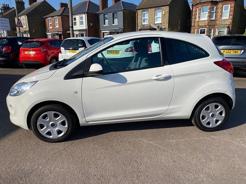 Używany Ford Ka 69 KM (50 kW) 2012 Biały Hatchback