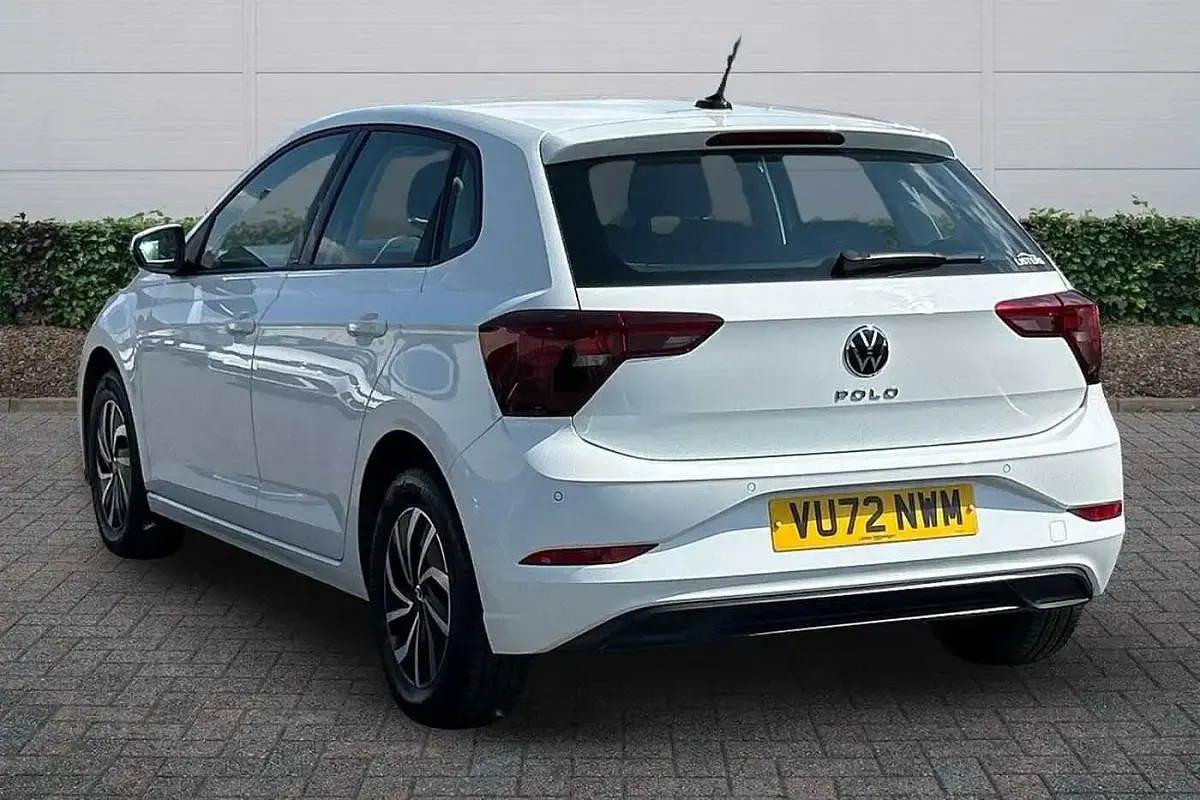 Used VW Polo Life 95 HP (69 kW) 2022 White Hatchback