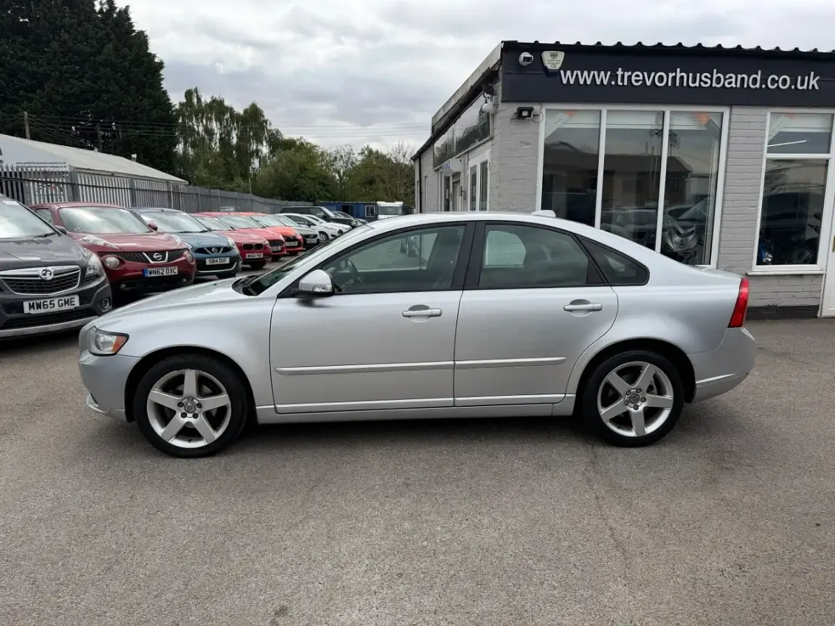 Used Volvo S40 SE 2010 Silver Sedan