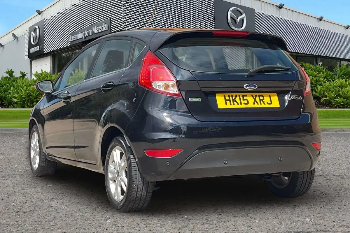 Used Ford Fiesta Zetec 100 HP (73 kW) 2015 Black Hatchback
