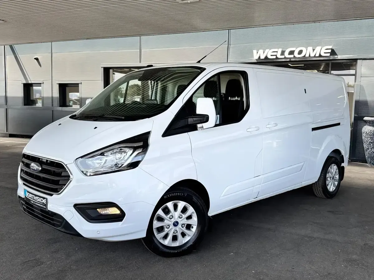 Used Ford Transit Custom Limited 130 HP (95 kW) 2023 White Van
