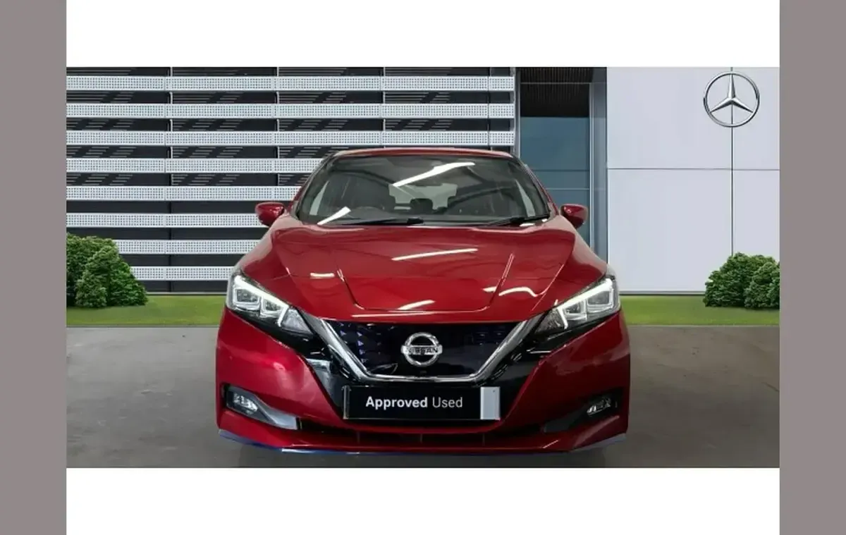 Used Nissan Leaf Tekna 157 kW (214 HP) 2020 Red Hatchback