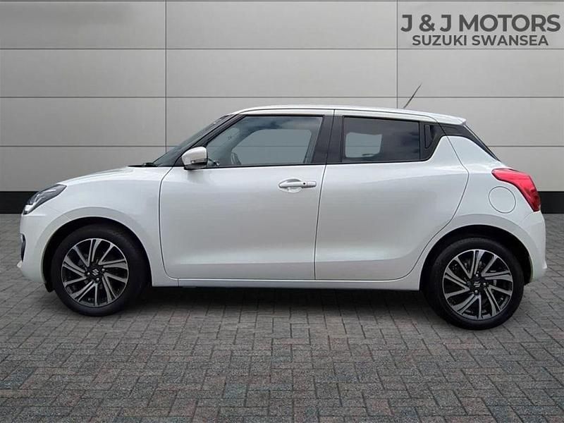 Used Suzuki Swift SZ5 131 HP (96 kW) 2022 White Hatchback
