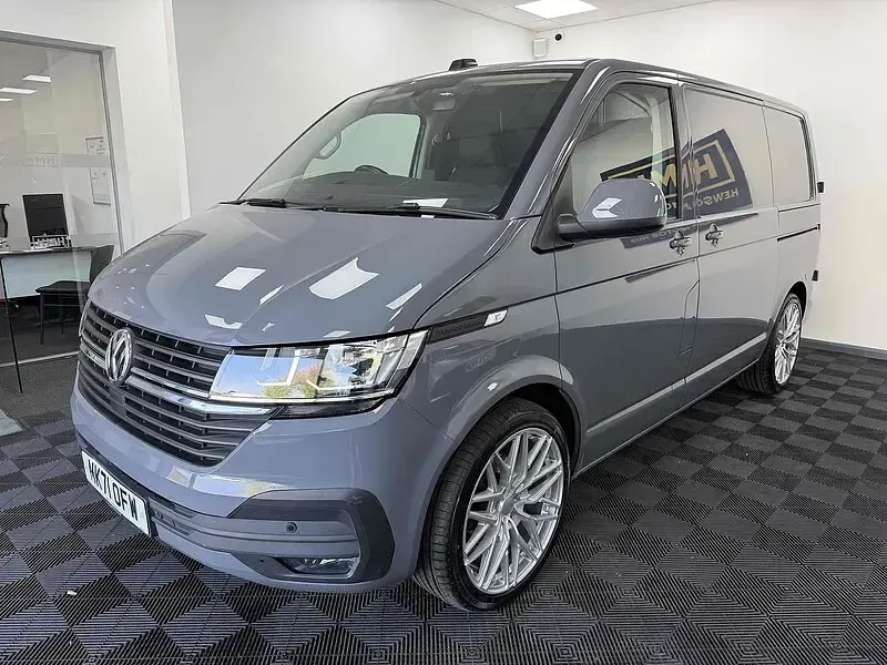 Usado VW Transporter Highline 2021 Gris Van