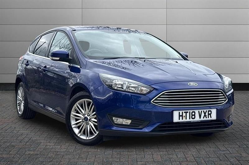 Used Ford Focus Zetec 125 HP (91 kW) 2018 Blue Hatchback