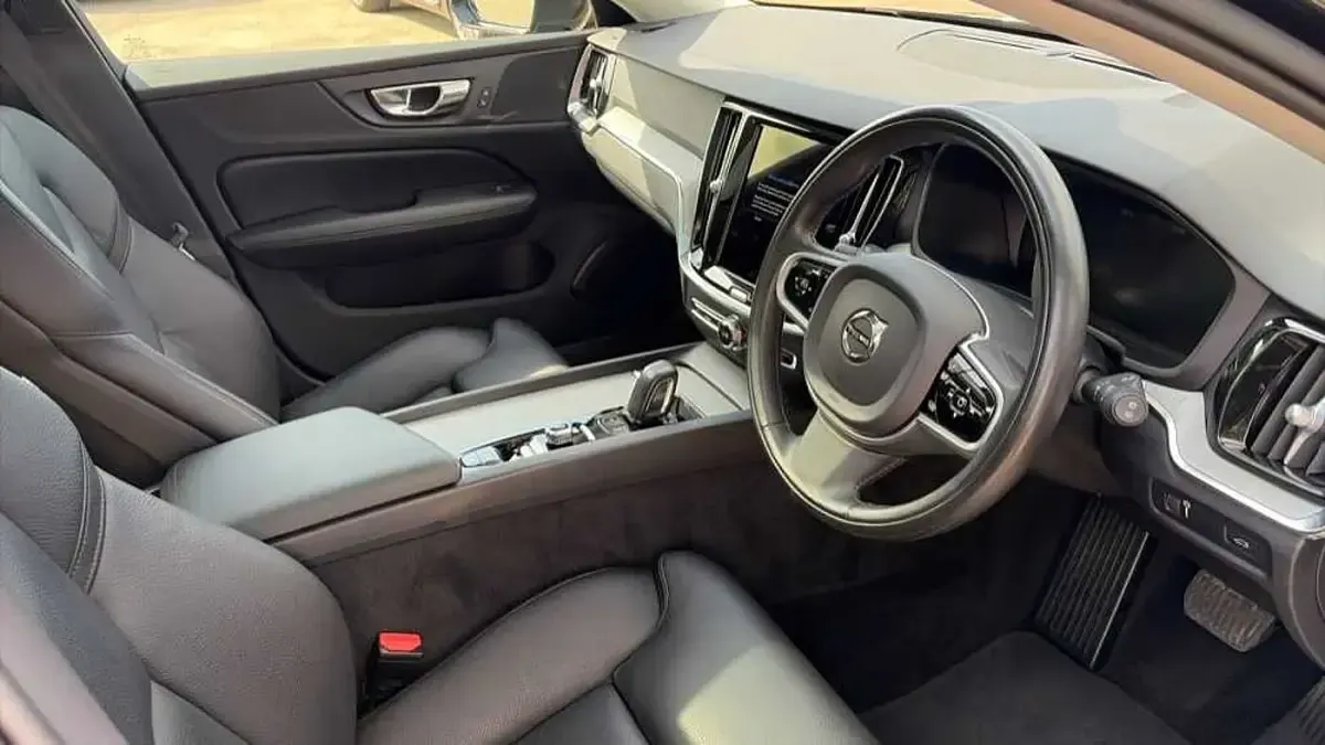 Used Volvo V60 CC 250 HP (183 kW) 2021 Black Estate