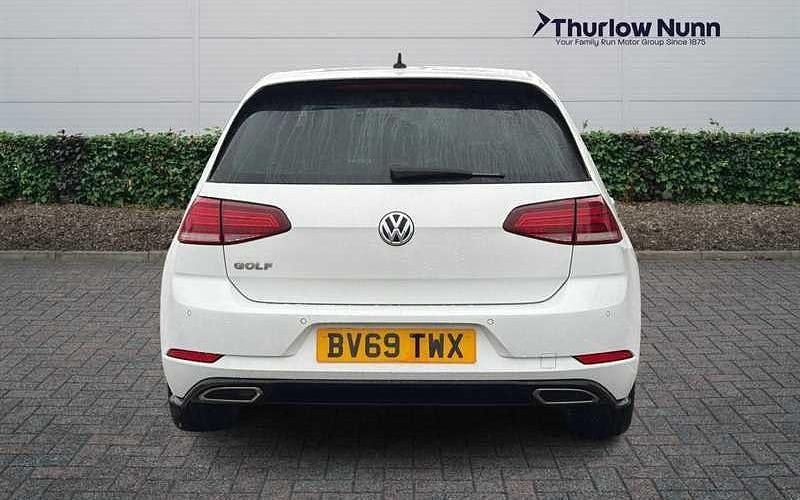Used VW Golf VII R-line 150 HP (110 kW) 2019 White Hatchback