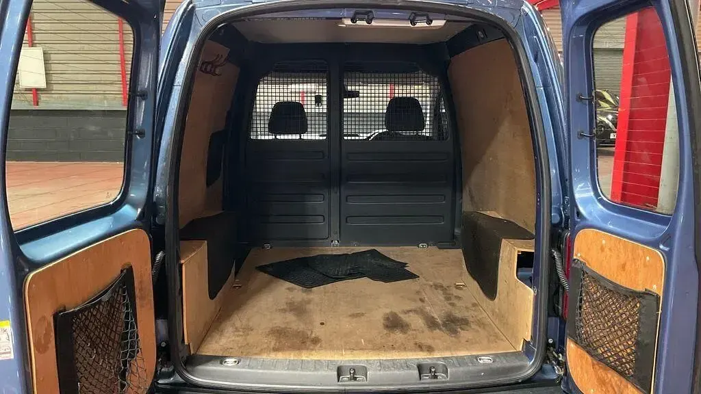 Begagnad VW Caddy Startline 102 HK (75 kW) 2016 Blå Minibuss