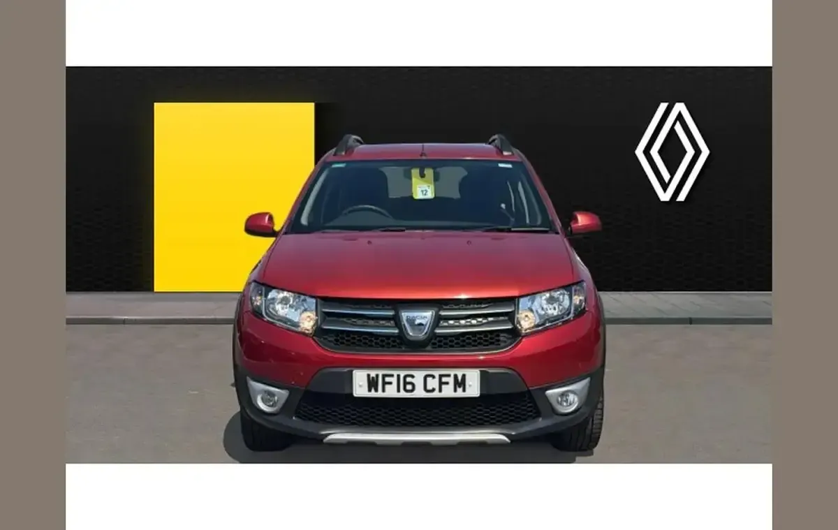 Used Dacia Sandero Lauréate 90 HP (66 kW) 2016 Red Hatchback