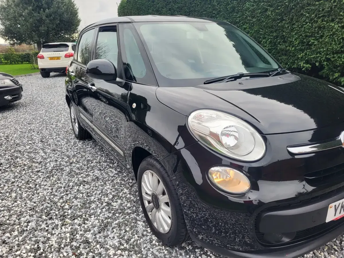 Usado Fiat 500L Pop Star 95 HP (69 kW) 2014 Preto Monovolume
