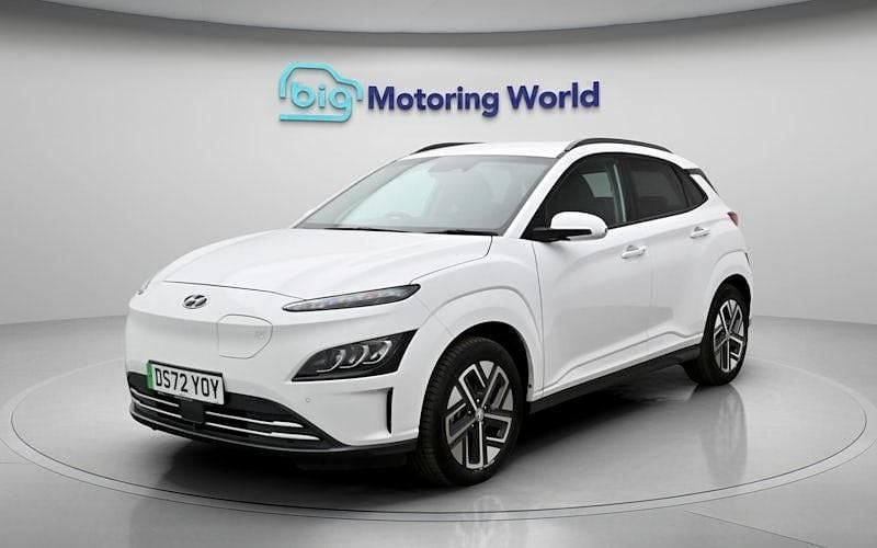 Used Hyundai Kona Premium 150 kW (204 HP) 2022 White SUV
