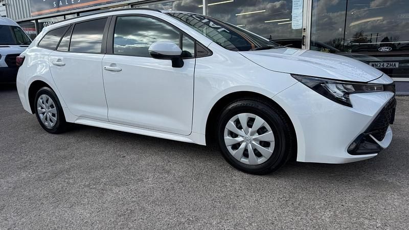 Used Toyota Corolla 138 HP (101 kW) 2024 White
