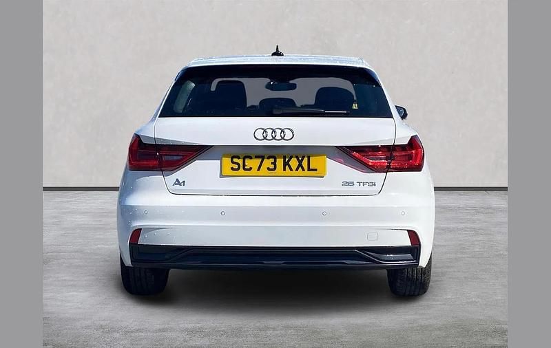 Used Audi A1 Sport 94 HP (69 kW) 2024 White SUV