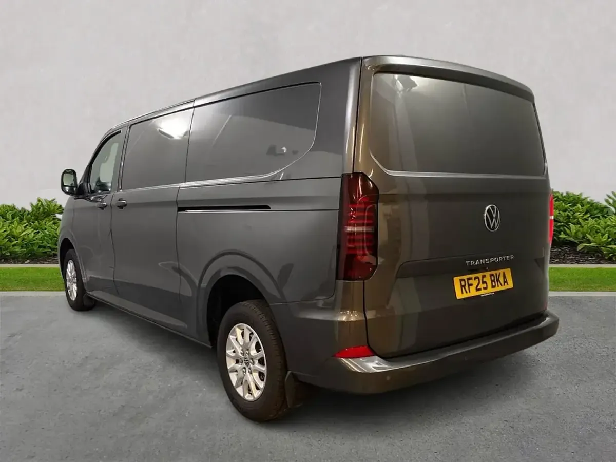Usado VW Transporter Pro 2025 Gris Van