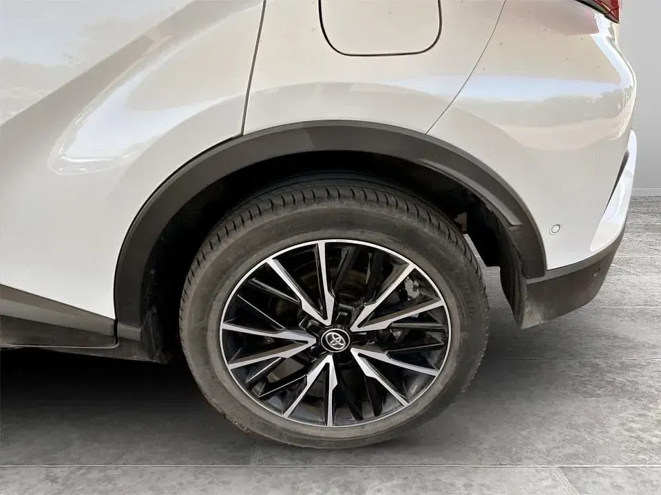 Begagnad Toyota C-HR 115 HK (84 kW) 2017 Vit SUV