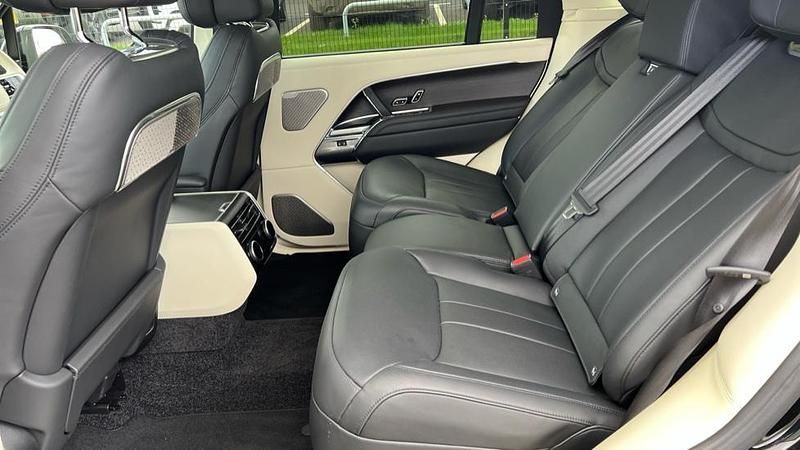 Used Land Rover Range Rover Autobiography 460 HP (338 kW) 2024 Metallic  santorini black SUV