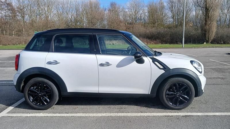 Used Mini Cooper D Business 2016 White Hatchback