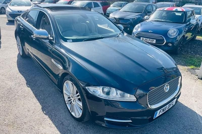 Used Jaguar XJ Portfolio 275 HP (202 kW) 2011 Black Sedan
