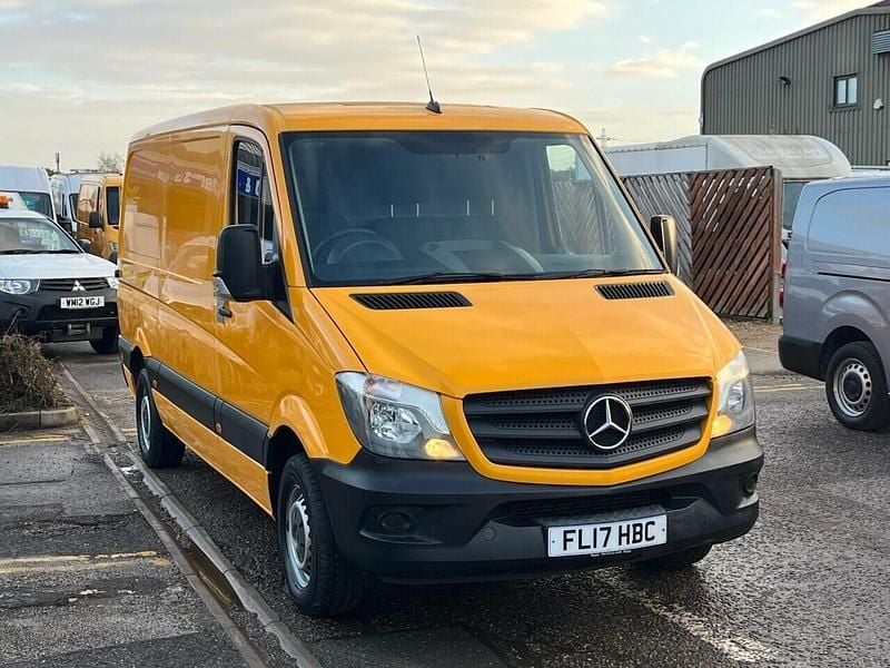 Used Mercedes Sprinter 140 HP (102 kW) 2017 Yellow Van
