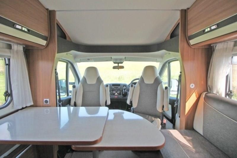 Used Weinsberg CaraLoft 130 HP (95 kW) 2014 Van