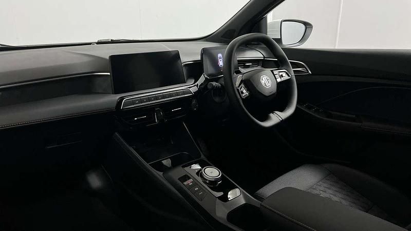 Image 2/4