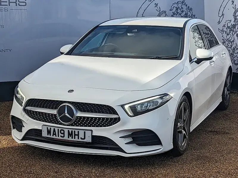 Used Mercedes A180 AMG Line Premium 116 HP (85 kW) 2019 White Hatchback