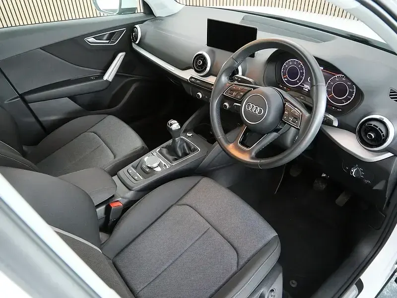Used Audi Q2 Sport 110 HP (80 kW) 2022 White SUV