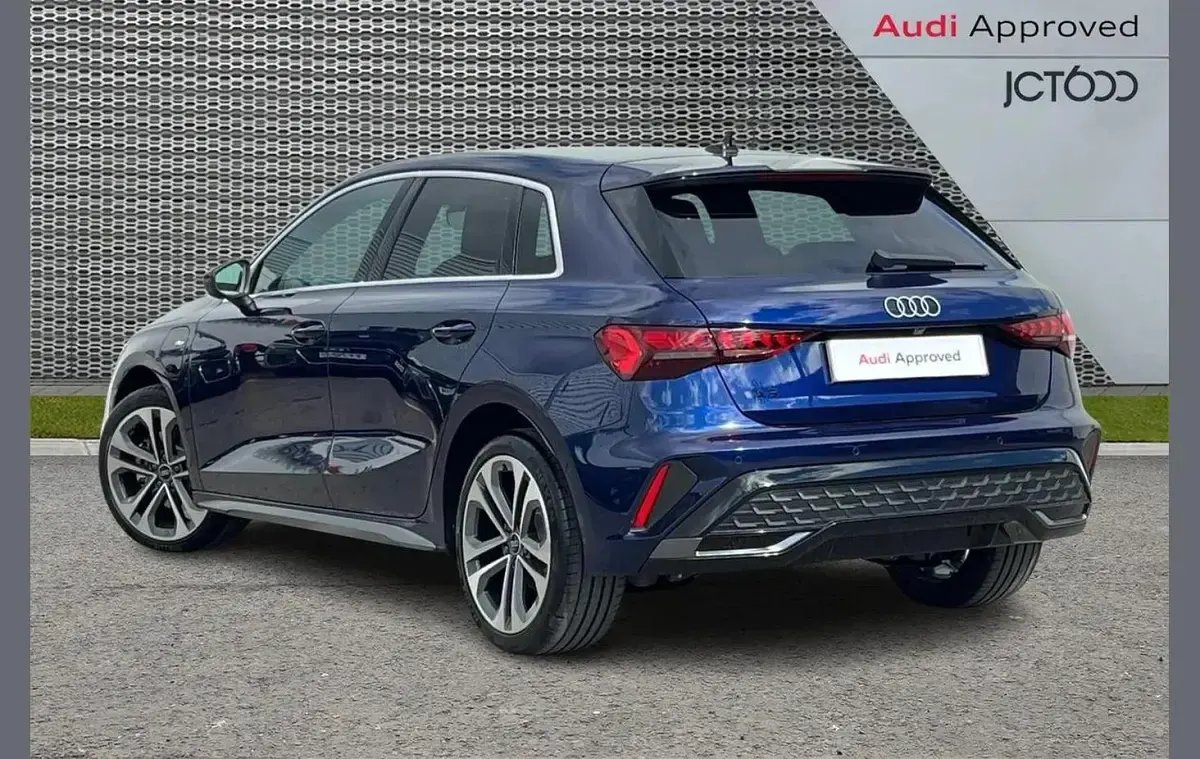 Used Audi A3 e-tron S-Line 200 HP (147 kW) 2026 Blue Hatchback