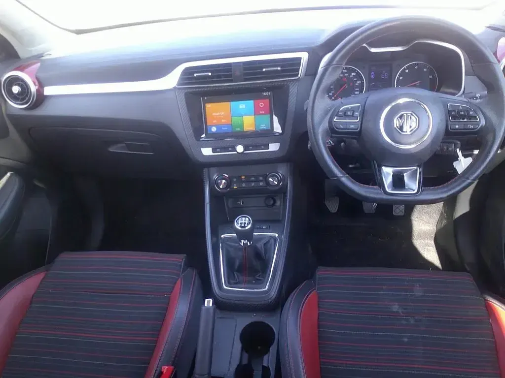 Used MG ZS 106 HP (77 kW) 2019 White SUV