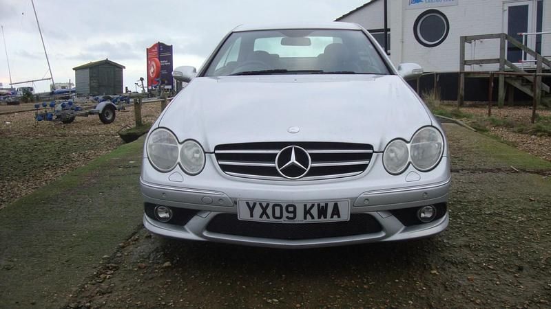 Used Mercedes CLK220 2009 Silver Coupe