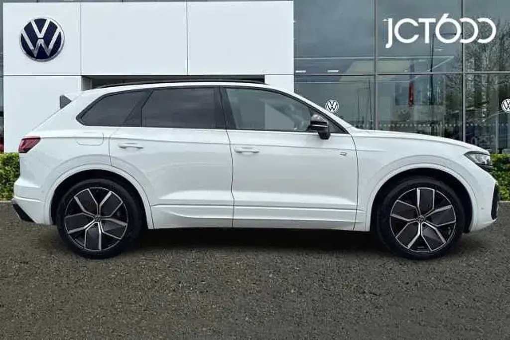 Used VW Touareg Black Edition 286 HP (210 kW) 2026 White SUV