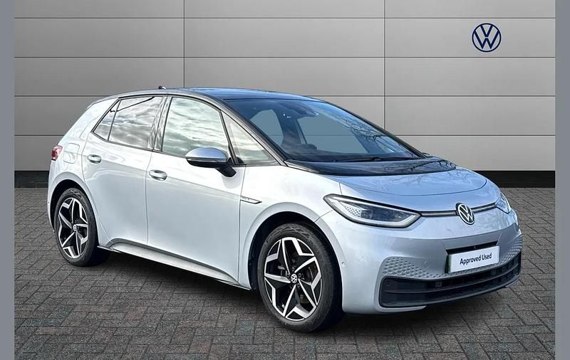 Silver Used 2023 VW ID.3 Pro Hatchback | £20,400 (A bit pricey) - Image 1/4
