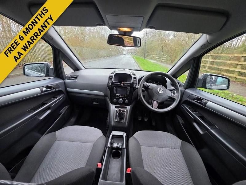 Used Vauxhall Zafira Design Edition 110 HP (80 kW) 2014 Grey MPV