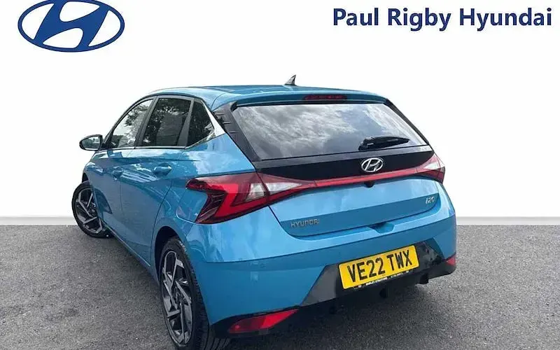 Used Hyundai i20 Premium 101 HP (74 kW) 2022 Green Hatchback